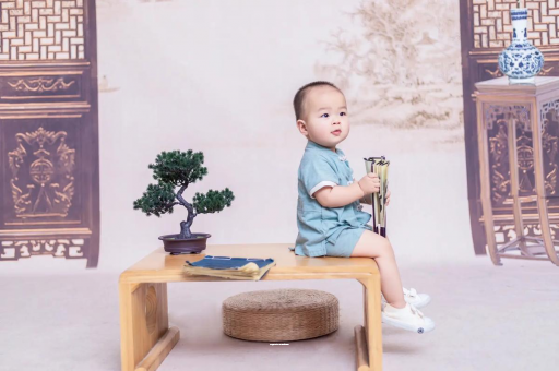 北海2个月宝宝吃手正常吗 北海2个月宝宝吃手正常吗